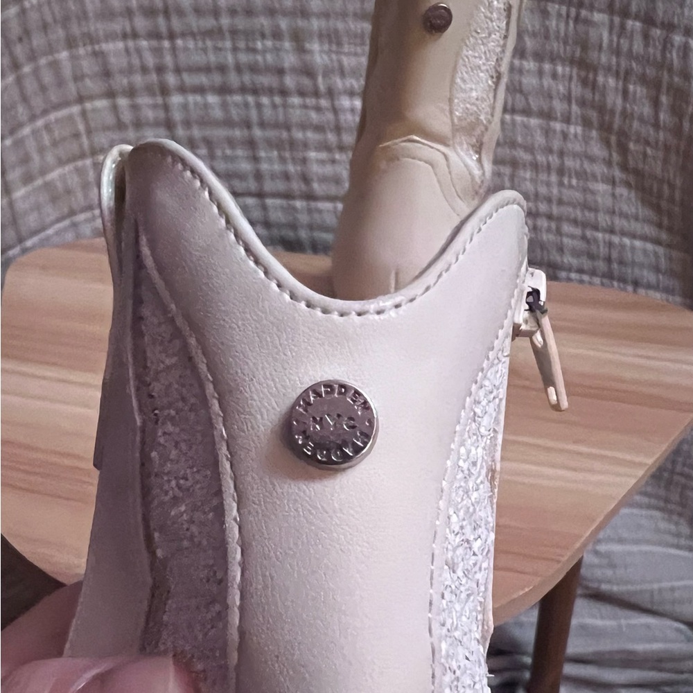 Chic Kids Cream Sparkle Western Boots - Picture 5 of 8